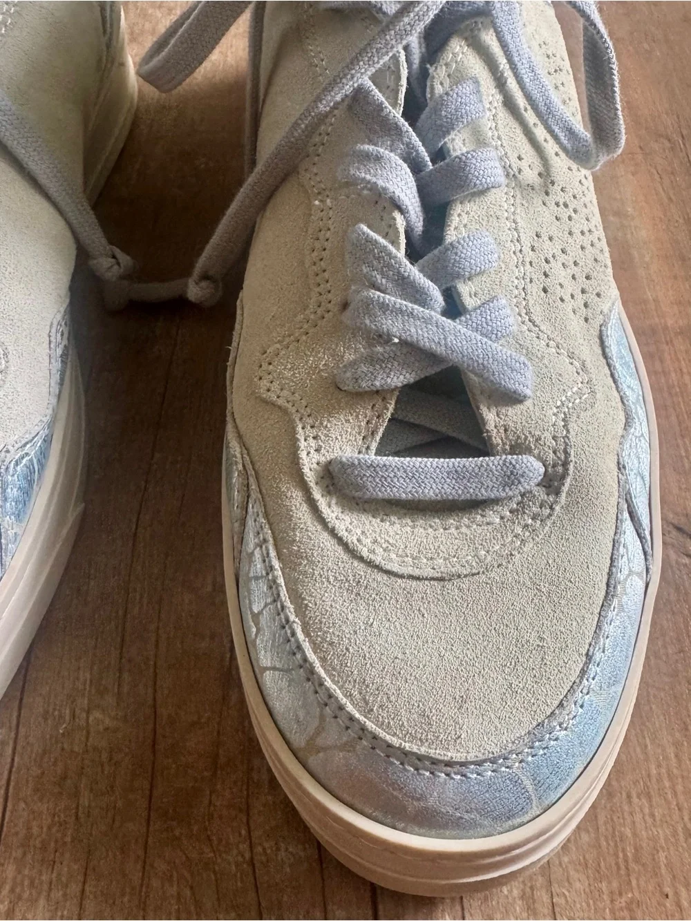 P448 BaliHi High Top Light Blue and Tan Sneaker Size 42/11